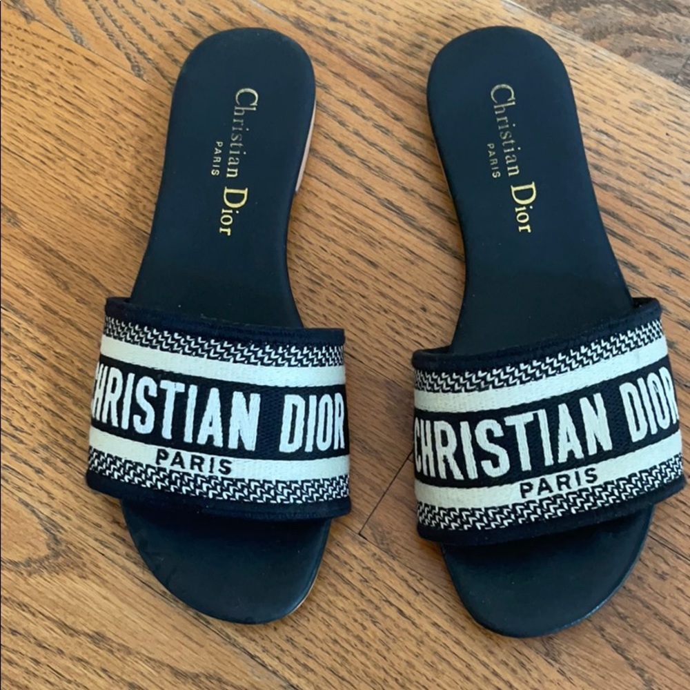 Faux Christian Dior slides